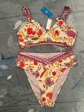 NWTS Cupshe Cream Floral Bikini Set with Pink and Red Accents Sz L
